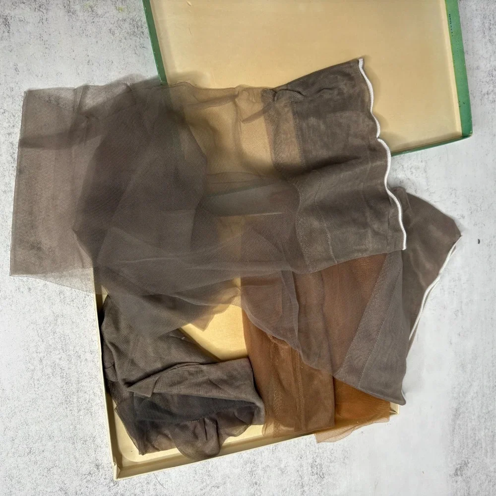 VTG 1950s Admiration Nylons Seamless Stockings Box Set Mesh 616 Glamour Sand 10